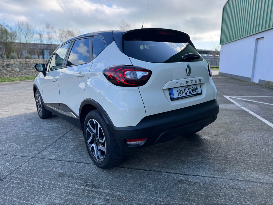 Renault Captur TCE ICONIC 90PS 5DR — thumbnail 3