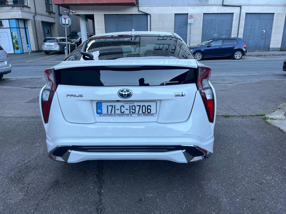 2017 Toyota Prius 1.8L Petrol Hybrid For Sale Images