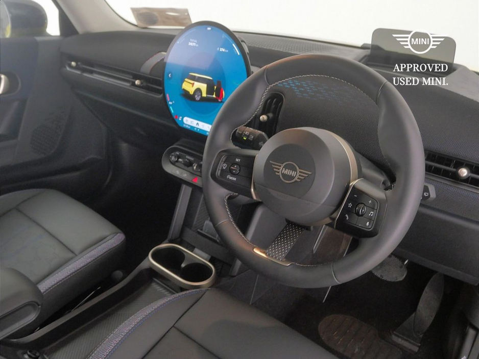 2025 MINI Hatch 2L Petrol For Sale Images