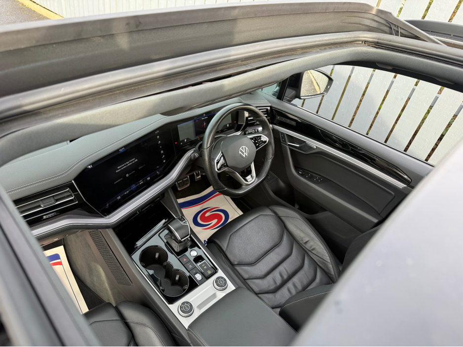 2022 Volkswagen Touareg 3L Diesel For Sale Images
