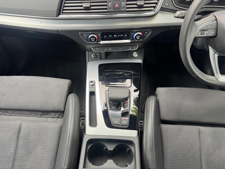 2023 Audi Q5 2.0L Petrol Plug-in Hybrid For Sale Images