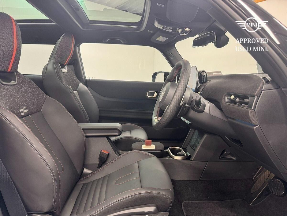 2025 MINI Hatch 2L Petrol For Sale Images