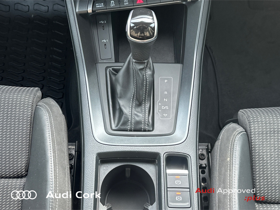 Audi Q3 2.0 35 TDI 150BHP S-LINE AUTOMATIC WITH BLACK STYLING, 20" ALLOYS, PRIVACY GLASS & BLACK GLOSS MIRRORS — thumbnail 15