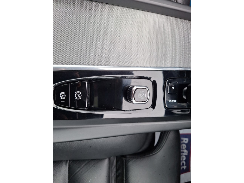 2023 Volvo XC60 2L Petrol Plug-in Hybrid For Sale Images