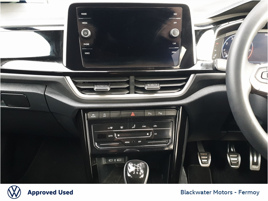 Volkswagen T-Roc 1.0TSI 110BHP R-LINE WITH REAR VIEW CAMERA — thumbnail 17