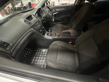 2010 Vauxhall Insignia 2L Diesel For Sale Images