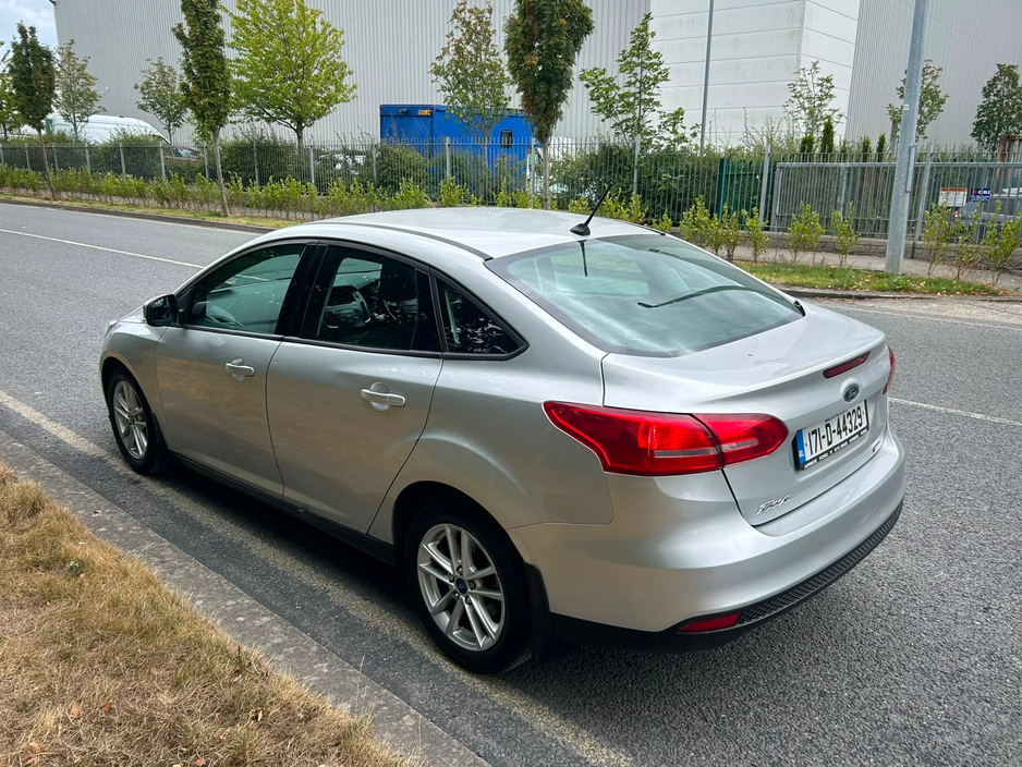 Ford Focus STYLE 1.0 ECOBOOST 100PS 4DR — thumbnail 4