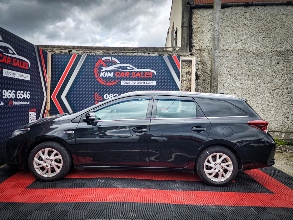 2018 Toyota Auris 1.8L Petrol Hybrid For Sale Images