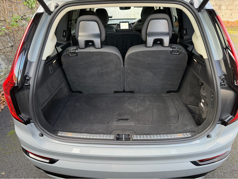 2025 Volvo XC90 2L Petrol Plug-in Hybrid For Sale Images