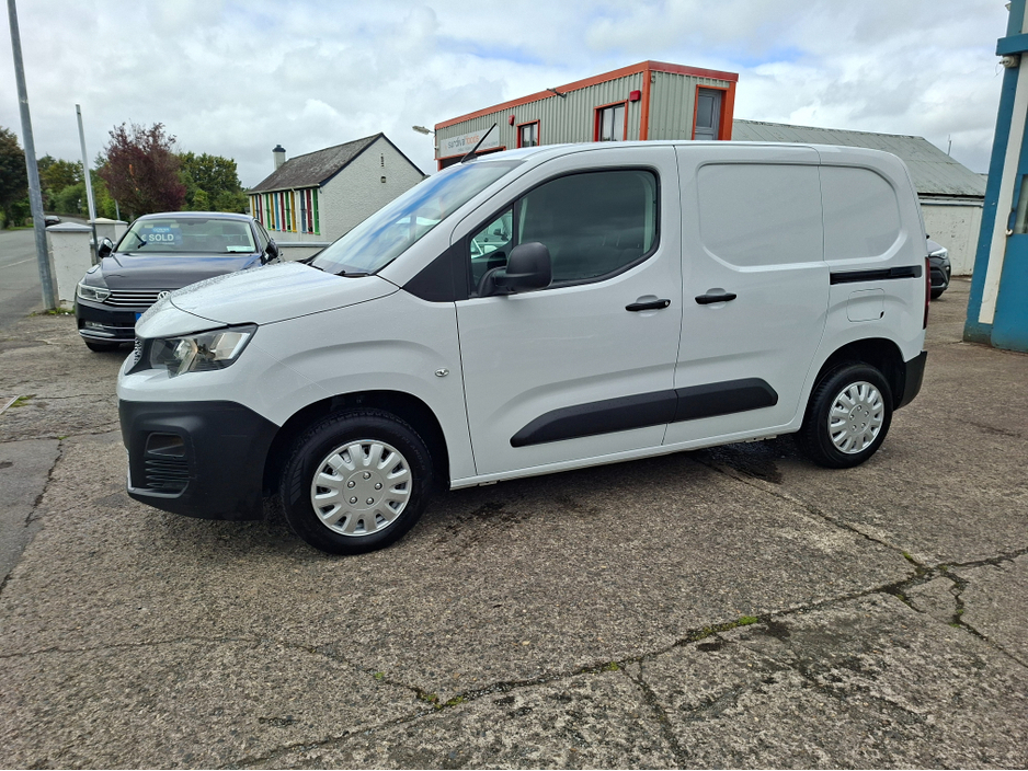 2023 Peugeot Partner 1.5L Diesel For Sale Images