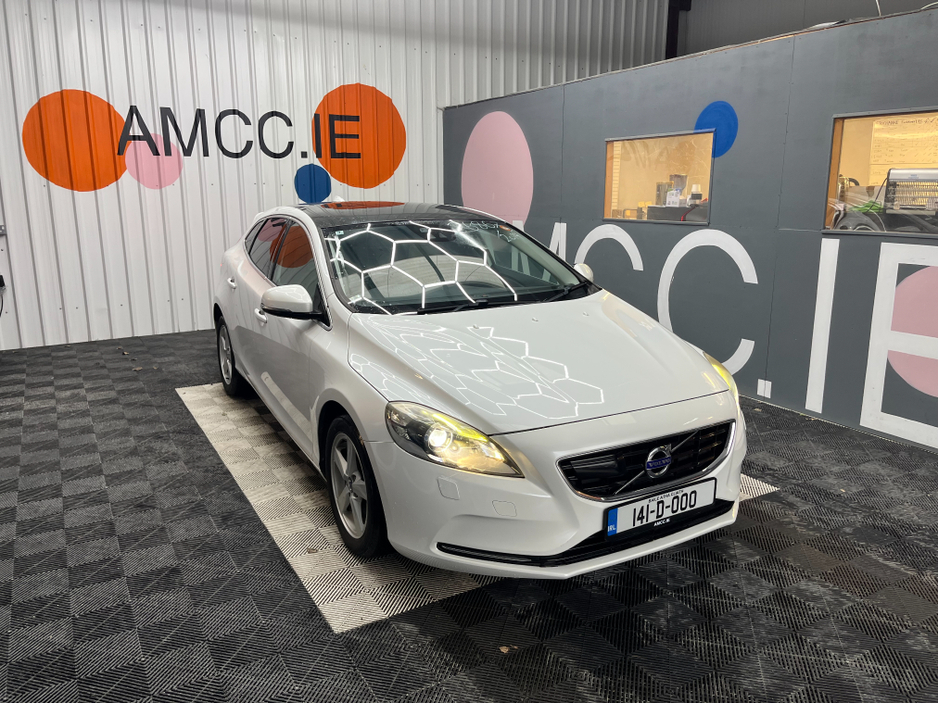 Used Volvo V40 2014 in Dublin