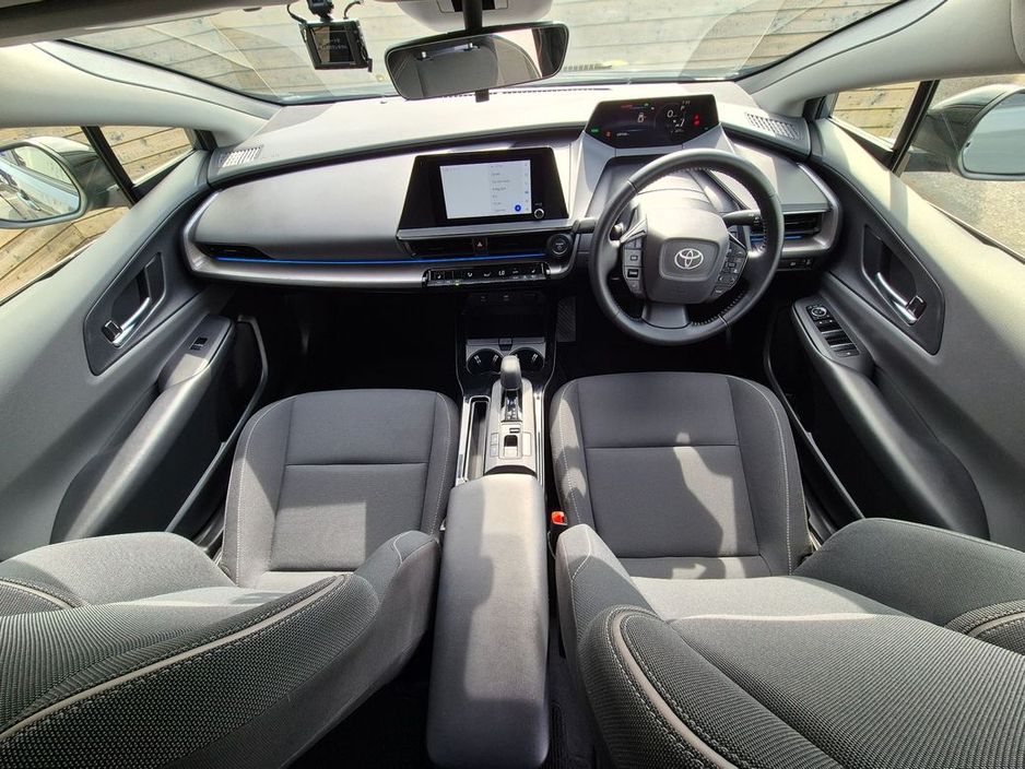 Toyota Prius 2.0 HEV / G-PACK HIGH SPEC / LOW MILEAGE / TAX €150 — thumbnail 15