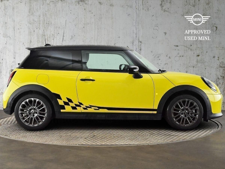 2025 MINI Hatch 2L Petrol For Sale Images