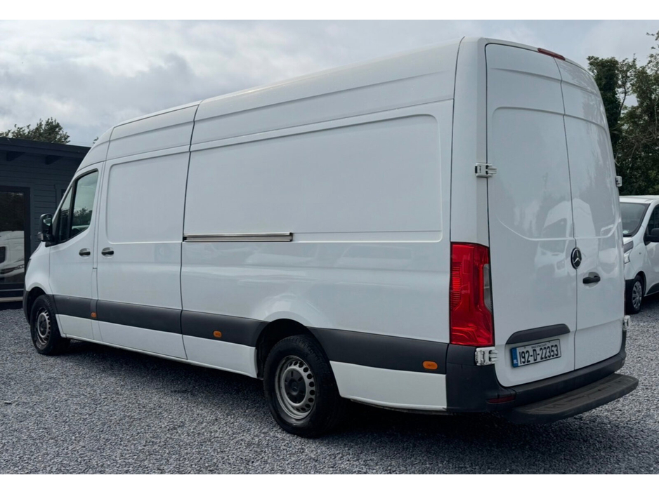 2022 Mercedes-Benz Sprinter 2L Diesel For Sale Images