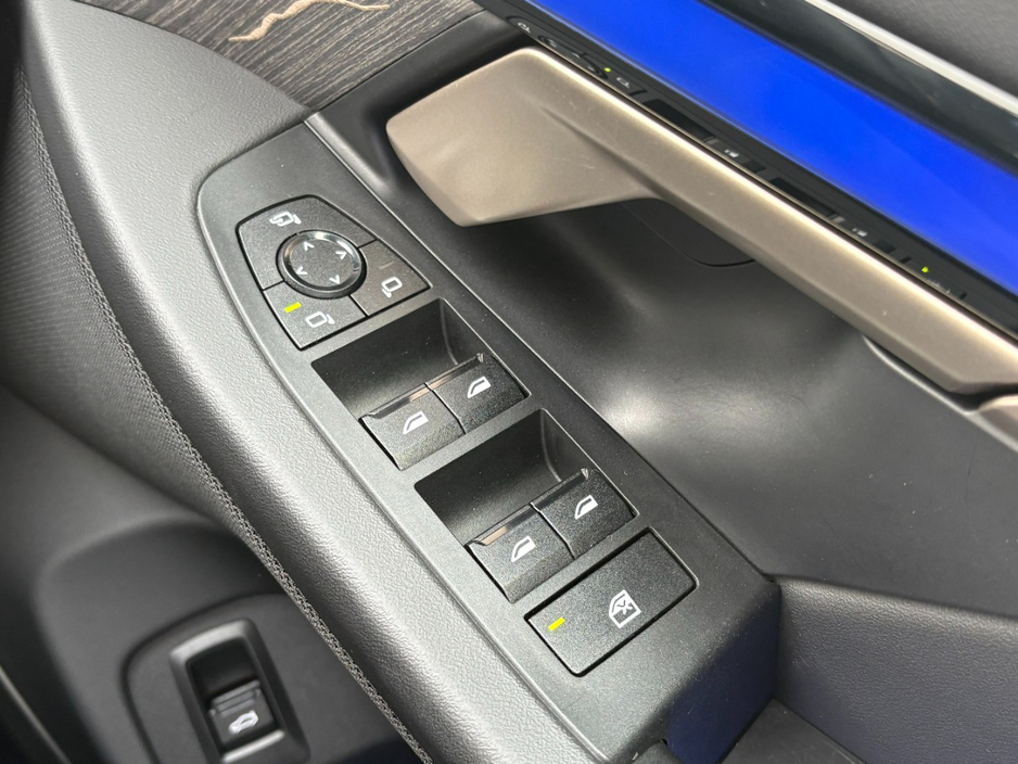 2025 BMW 5 Series 2L Petrol Plug-in Hybrid For Sale Images