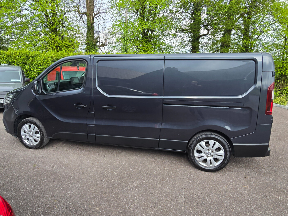 2024 Renault Trafic 2L Diesel For Sale Images