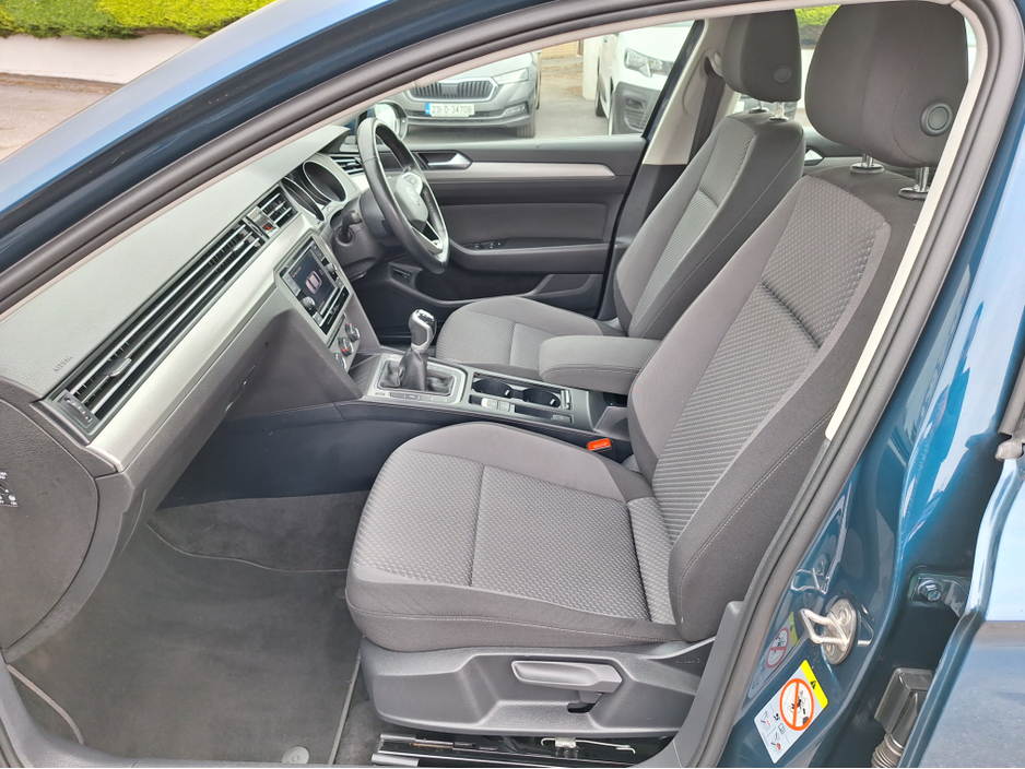 2021 Volkswagen Passat 2.0L Diesel For Sale Images