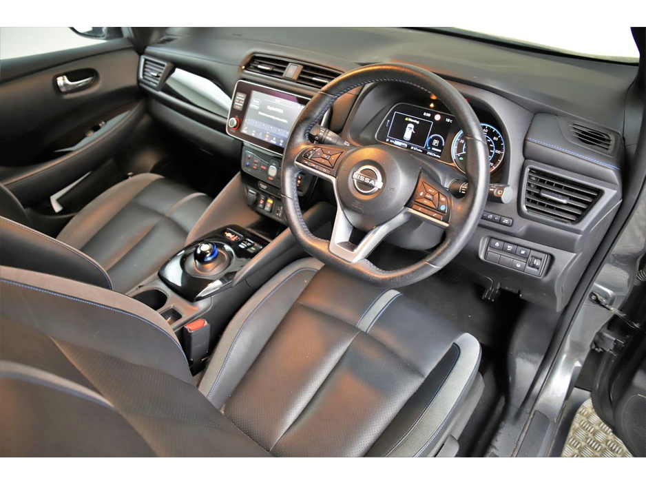 Nissan Leaf Tekna 40kWh Full Leather 360 Camera Top Spec — thumbnail 12