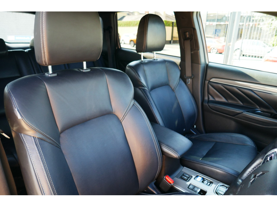 2019 Mitsubishi Outlander 2.4L Petrol Plug-in Hybrid For Sale Images