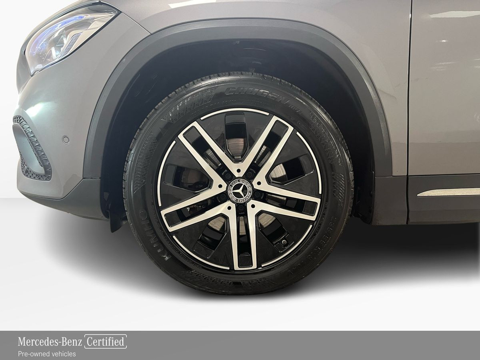 Mercedes-Benz GLA Class GLA 200 d Auto Progressive - 18 Inch Alloys - KEYLESS access - Rear View Camera - Heated Seats - Active Parking Assist Function — thumbnail 5