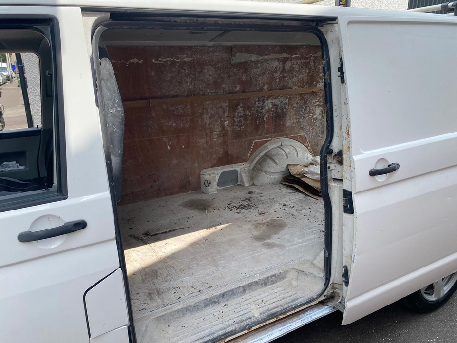 2011 Volkswagen Transporter 2L Diesel For Sale Images