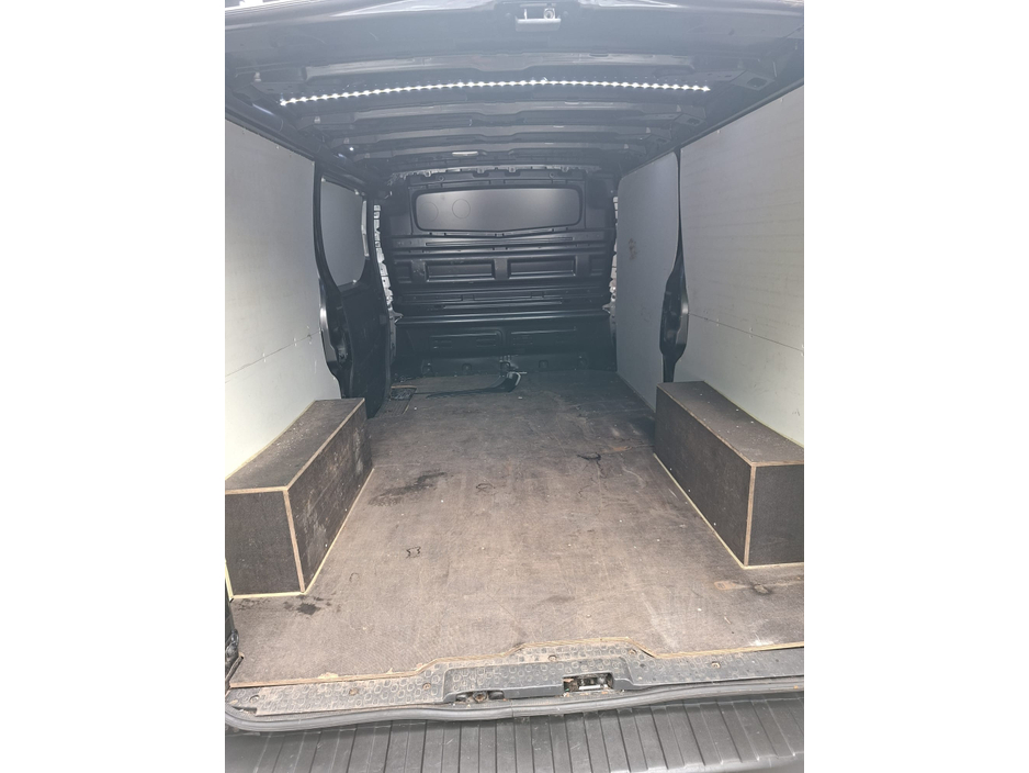 2021 Nissan NV300 2L Diesel For Sale Images