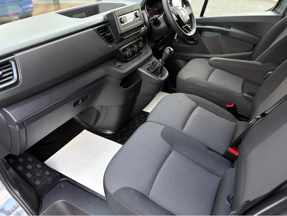 2022 Renault Trafic 2L Diesel For Sale Images