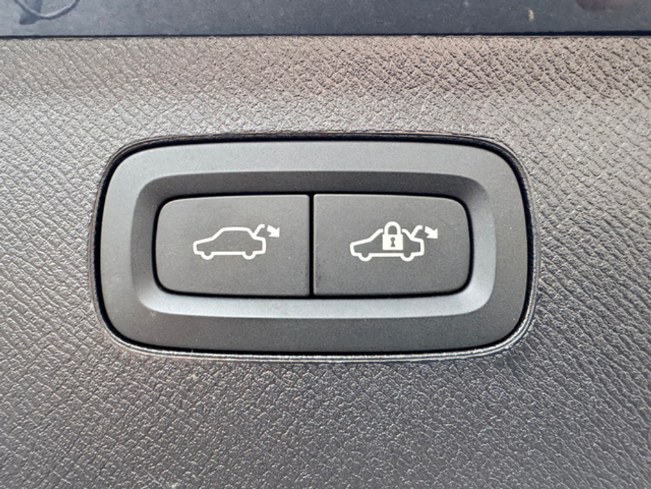 2024 Volvo XC90 2.0L Hybrid For Sale Images