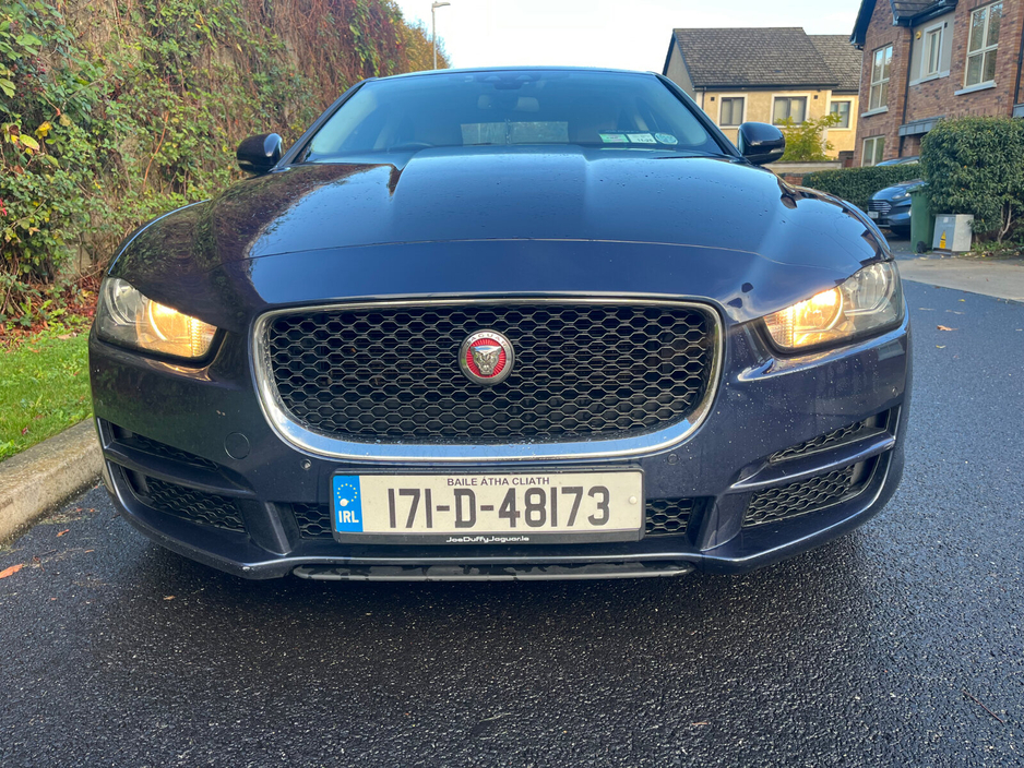 Jaguar XE 2.0 D Prestige Manual 180PS — thumbnail 11