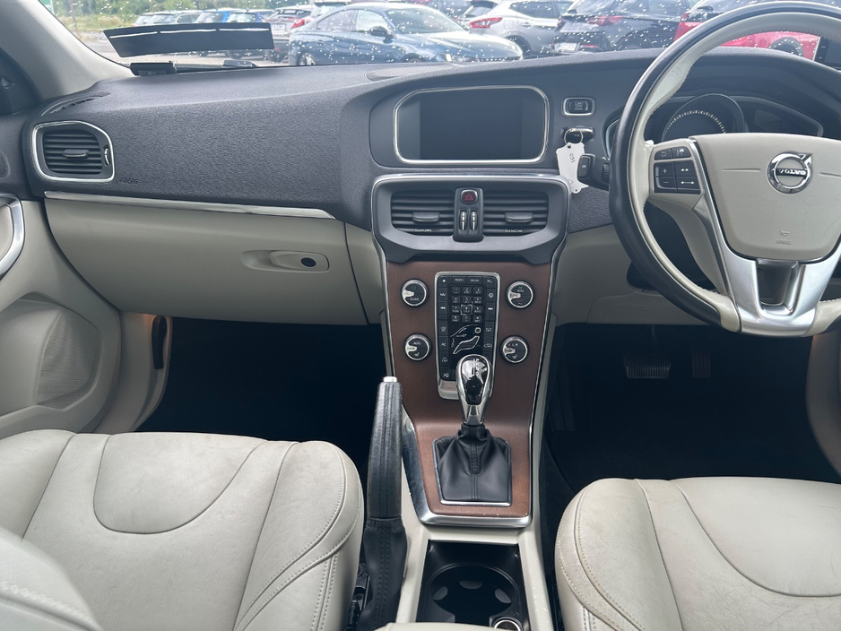 2017 Volvo V40 2L Diesel For Sale Images