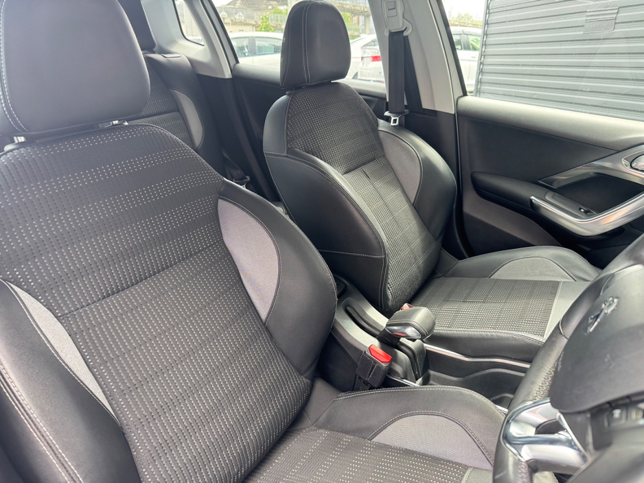 Peugeot 2008 1.2 ACTIVE AUTO 5DR — thumbnail 8
