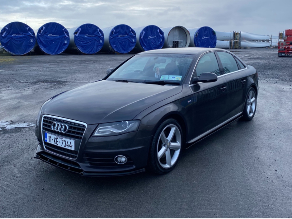 Audi A4 2.0 TDI S LINE 136PS 4DR