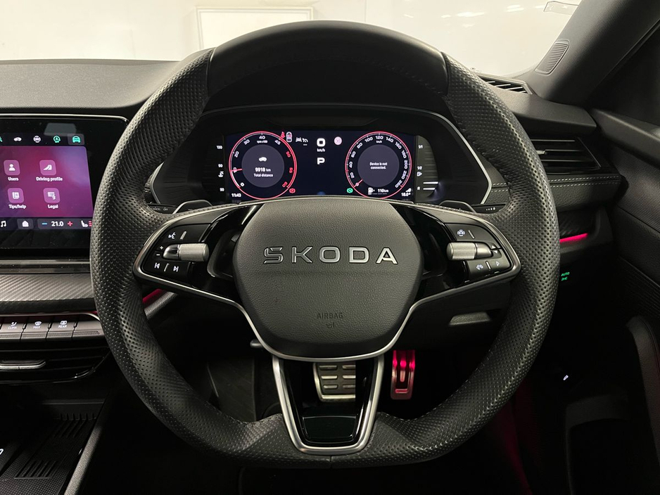 Skoda Octavia Sportline DSG 2.0TDI 150BHP - Reversing Camera - Ambient Lighting - Climate Control - Heated Seats - Keyless Start - Apple CarPlay/Android Auto — thumbnail 6