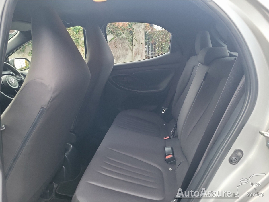 2022 Toyota Yaris 1.5L Hybrid For Sale Images