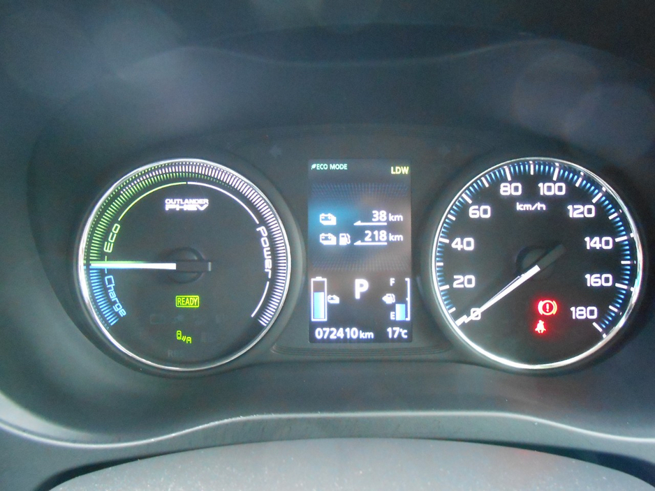 2017 Mitsubishi Outlander 2L Petrol Plug-in Hybrid For Sale Images