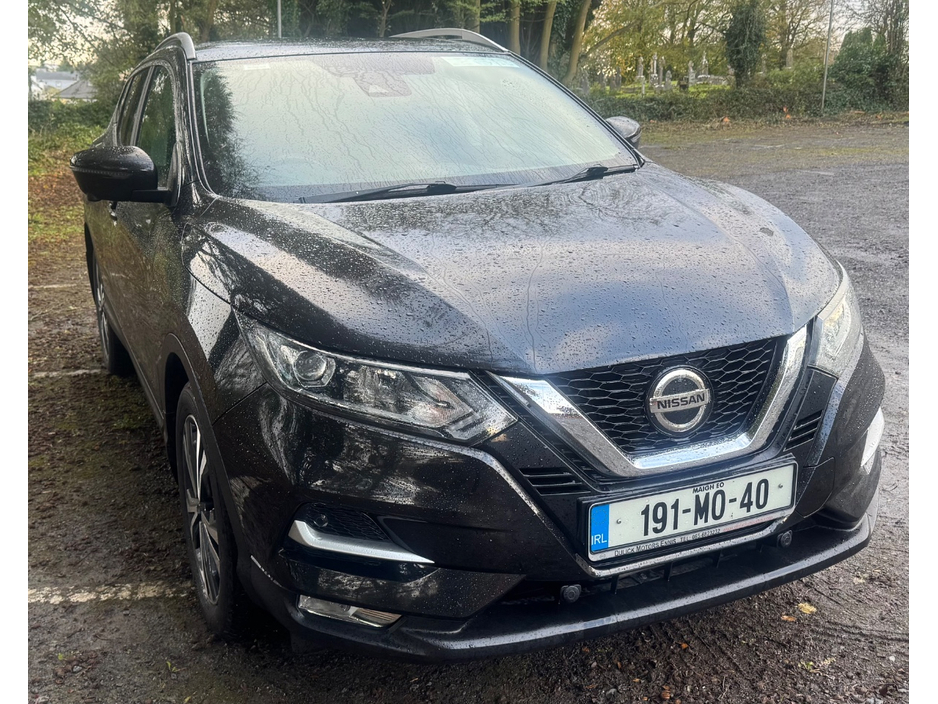 Nissan Qashqai 1.2 SV CVT PREMIUM SS 18 4DR