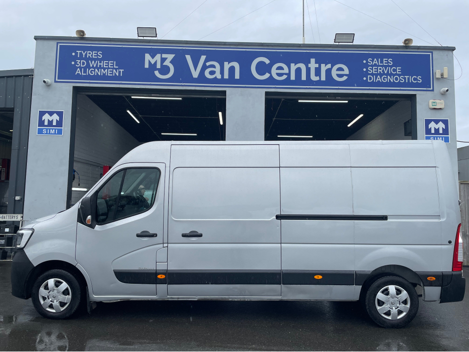 2023 Renault Master 2.3L Diesel For Sale Images