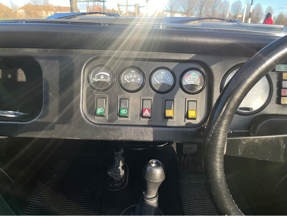 1994 Morgan Plus 8 3.9L Petrol For Sale Images