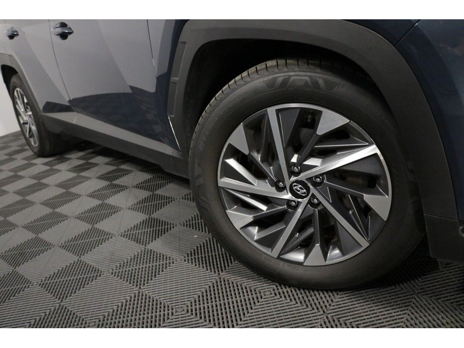 Hyundai Tucson Executive Plus Diesel 1.6L SUV - Avail of 4.9% APR Finance - Very Well-Kept, One Previous Owner and Mooney - — thumbnail 4