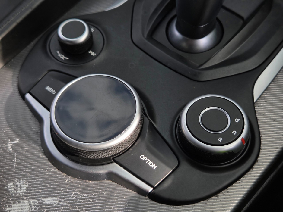 2018 Alfa Romeo Giulia 2.1L Diesel For Sale Images