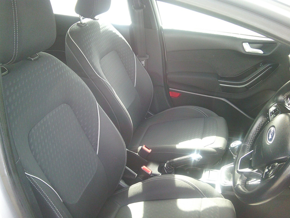 Ford Fiesta NCT 2028, ZETEC, €190 TAX, LOW KMS. HISTORY. — thumbnail 5