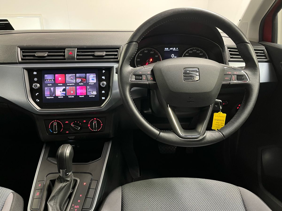 SEAT Arona SE Plus DSG 1.0TSI 115BHP - Parking Sensors - Sat Nav - Air-Conditioning - Cruise Control - Auto Lights/Wipers - Apple CarPlay/Android Auto — thumbnail 14
