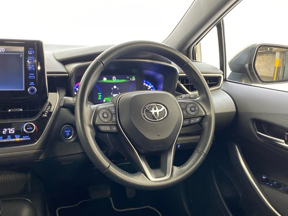 Toyota Corolla Luna Hatchback Hybrid — thumbnail 9