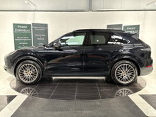 2022 Porsche Cayenne 3L Petrol Plug-in Hybrid For Sale Images