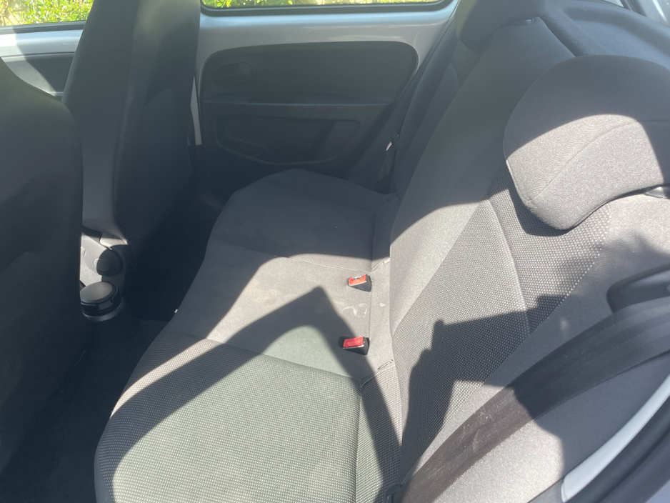 Volkswagen up! TAKE 1.0 MANUAL 5SPEED 75HP 5DR — thumbnail 7