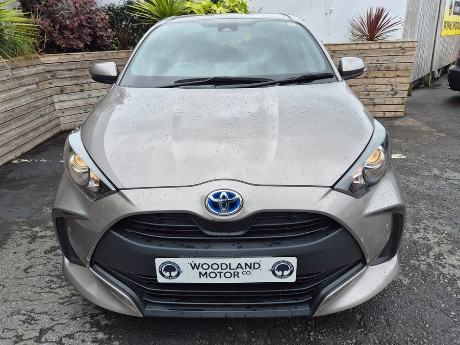 Toyota Yaris 1.5 HYBRID / X SPEC / BEST SMALL CAR ON THE ROAD / TAX €150 — thumbnail 3