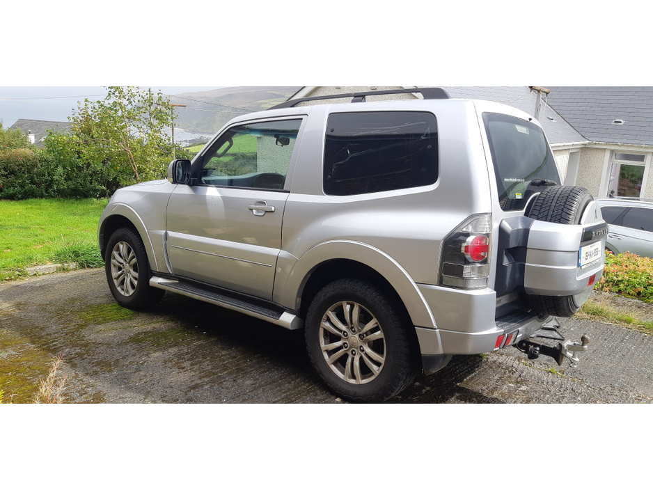 2013 Mitsubishi Pajero