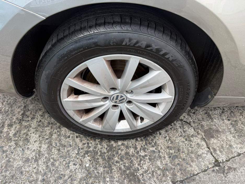 2012 Volkswagen Passat 2L Diesel For Sale Images