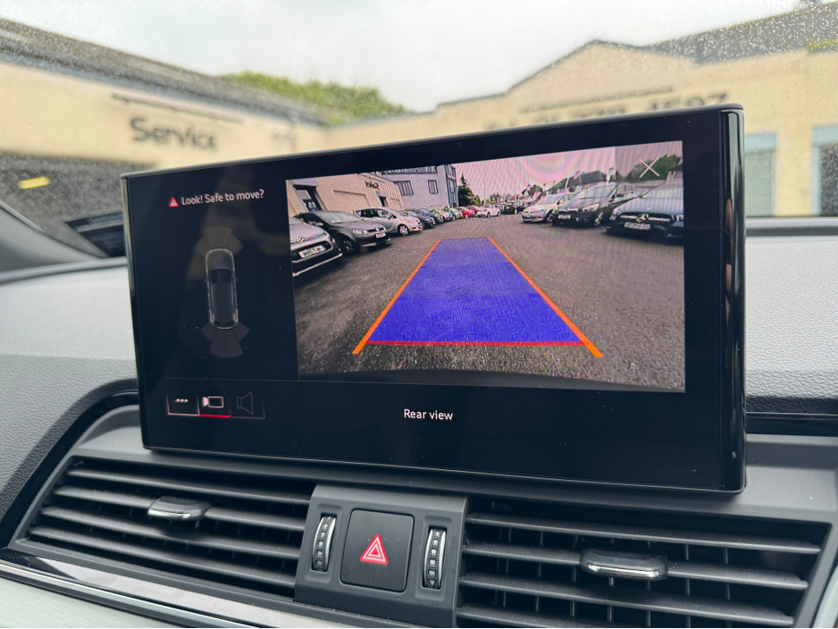 2023 Audi Q5 2.0L Petrol Plug-in Hybrid For Sale Images