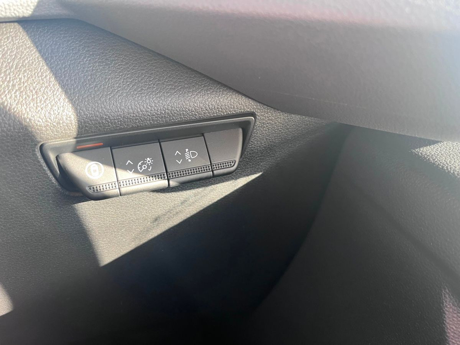 2026 Renault Master 2L Diesel For Sale Images